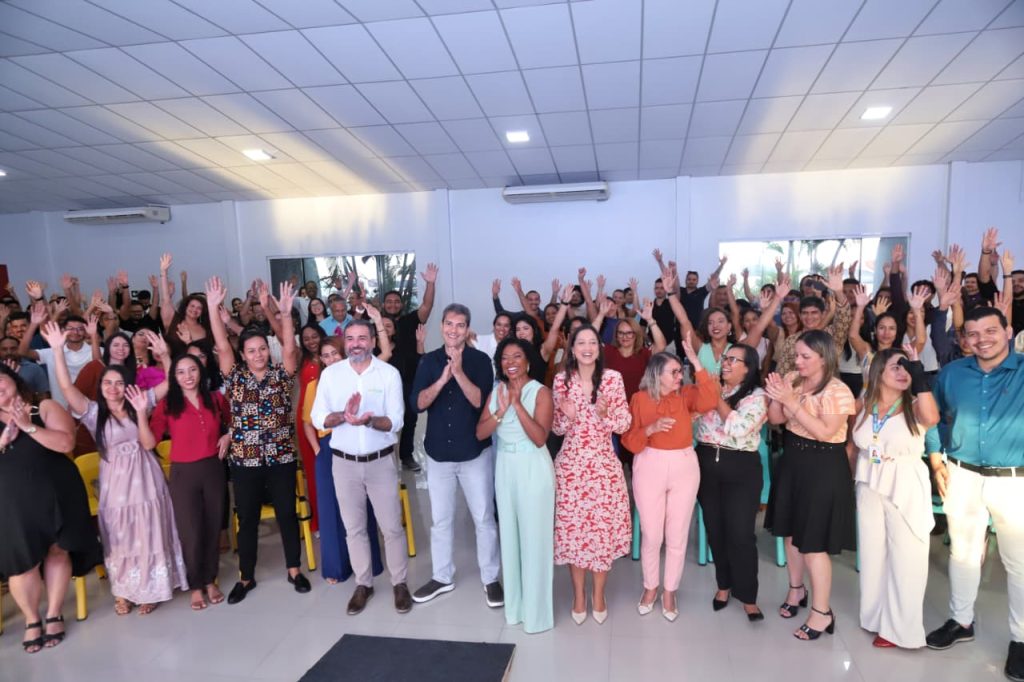 Prefeitura empossa mais 174 novos professores para a Rede Municipal de Ensino