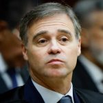 Julgamento de Eduardo Bolsonaro por difamação é interrompido após avanço de votos pela condenação