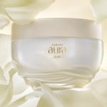 Natura completa o ritual de perfumação Aura Alba com lançamento de hidratante em pote perfumado