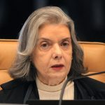 Após ataques machistas, família pede que Cármen Lúcia deixe o STF