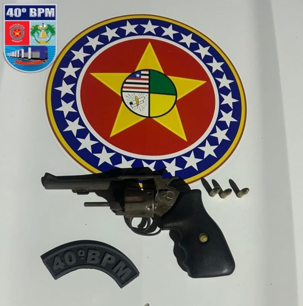 Polícia Militar apreende revólver após perseguição no bairro Pirâmide, em Raposa
