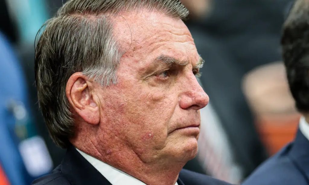 Bolsonaro solicita ao STF autorização para reduzir pena por leitura