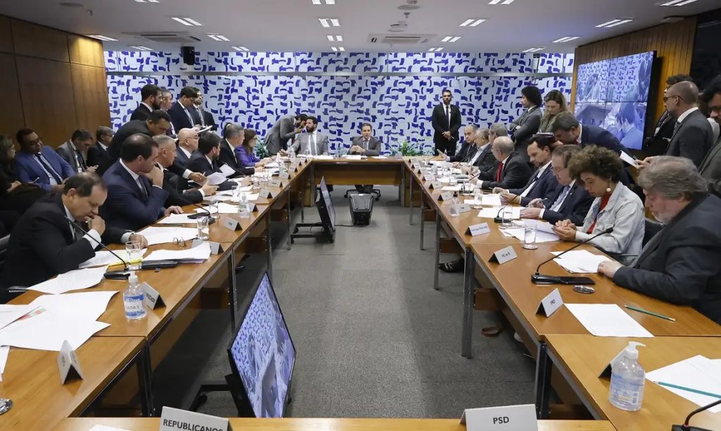Governo propõe ajustes no PL Antifacção sobre atuação da PF e definição de terrorismo