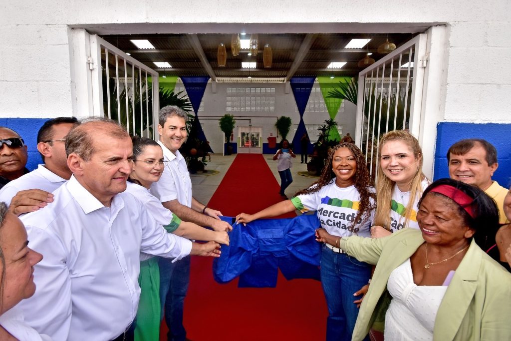 Prefeitura inaugura novo espaço provisório para feirantes durante reforma do Mercado Central