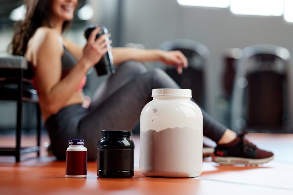 Interesse por whey e creatina soma mais de 18 milhões de buscas em 2025