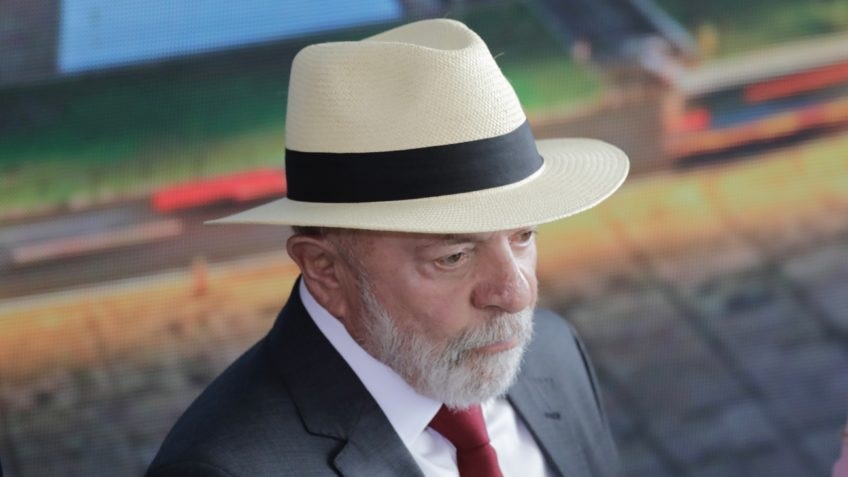 Entre eleitores independentes, Lula amplia liderança sobre Flávio Bolsonaro, revela Quaest