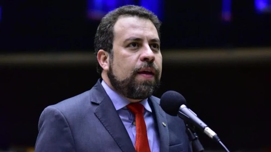 Boulos defende que acabar com a escala 6×1 seja prioridade do governo