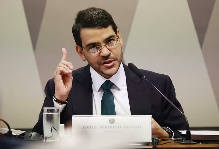 Messias critica duração do inquérito das fake news: “Ninguém pode ser investigado indefinidamente”