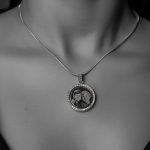 5 formas de usar seu pingente personalizado