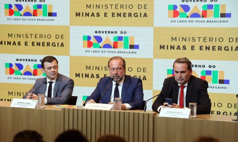União libera subsídio de até R$ 0,89 para conter alta dos combustíveis