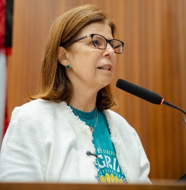 Governo anuncia transporte semiurbano gratuito no Corpus Christi e Helena Duailibe comemora