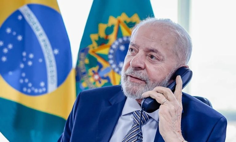 Lula conversa com organizador da Marcha para Jesus e rebate críticas da oposição