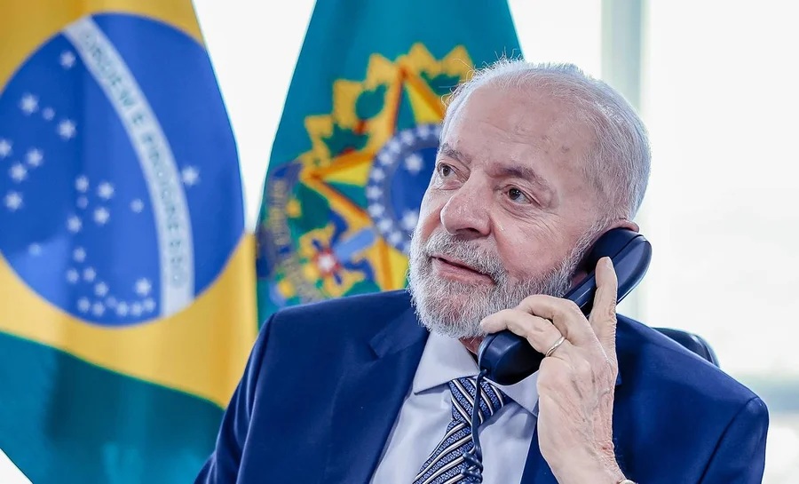 Lula conversa com organizador da Marcha para Jesus e rebate críticas da oposição