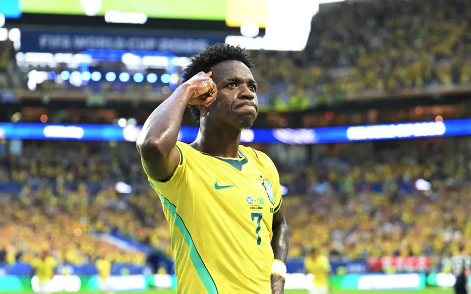 CBF envia reclamação oficial à Fifa por gol anulado de Vini Jr.