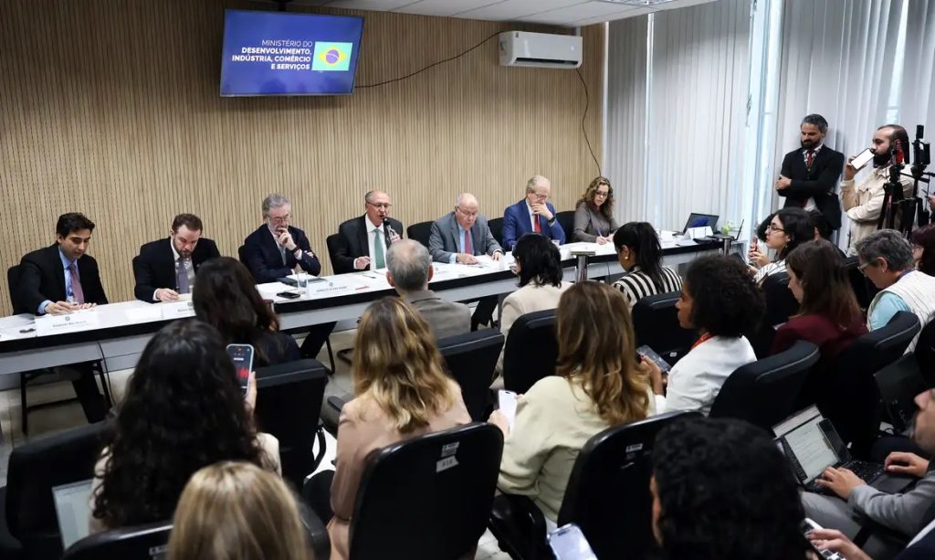Empresas afetadas pelo tarifaço dos EUA receberão novo pacote de apoio