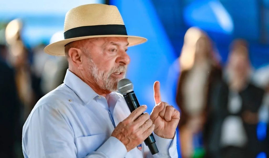 Lula lidera corrida presidencial; 2º turno contra Flávio registra empate técnico