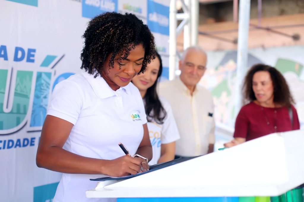 Prefeitura entrega complexo educacional para mais de 700 estudantes em antiga sede da Semfaz