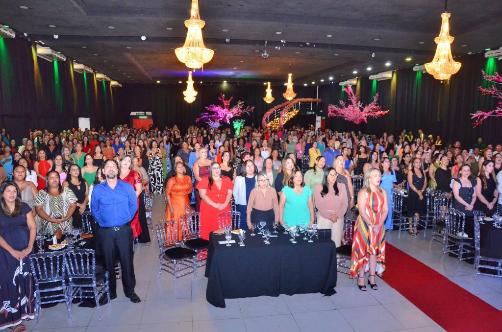 Prefeitura de São Luís premia professores e gestores escolares com R$ 4 milhões
