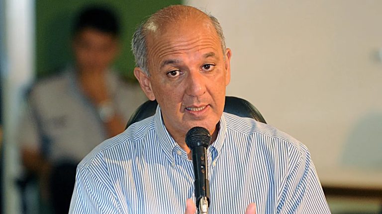 Tribunal Superior Eleitoral nega candidatura de Arruda ao governo do DF