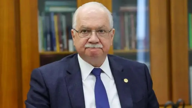 Fachin separa caso de Mendonça e avalia destino de investigação envolvendo Moraes