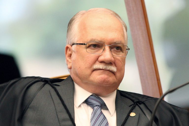 Fachin aciona Moraes, Mendonça, Andrei e PGR após abrir apuração