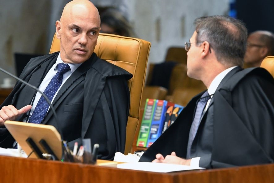 Moraes e Mendonça têm discussão acalorada no plenário do STF