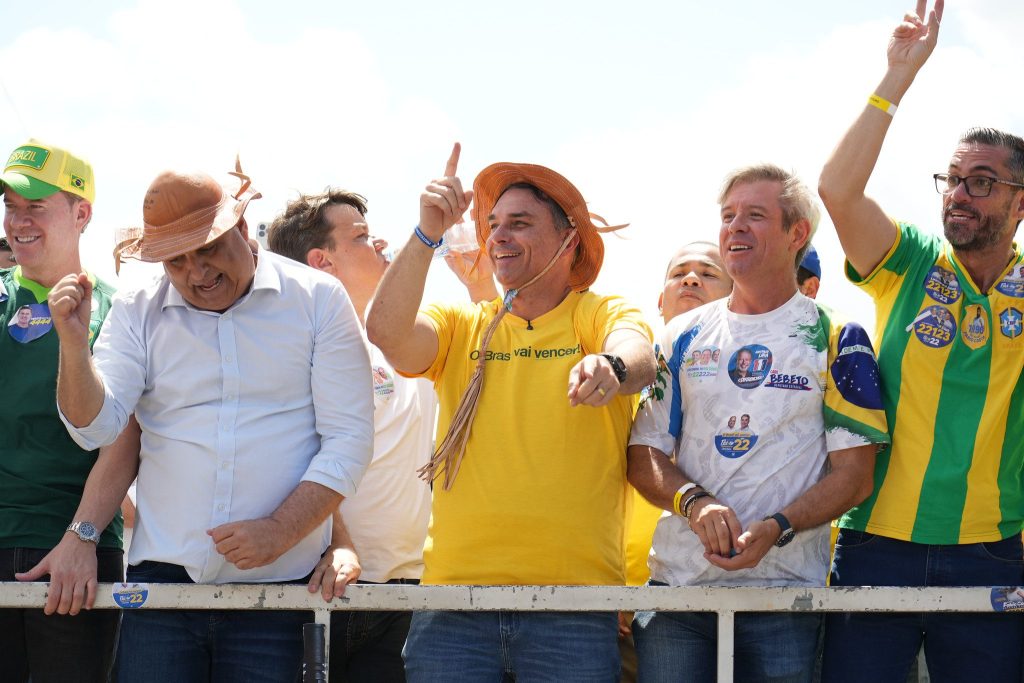 Flávio Bolsonaro planeja concentrar agenda de campanha no Norte e Nordeste na reta final da disputa