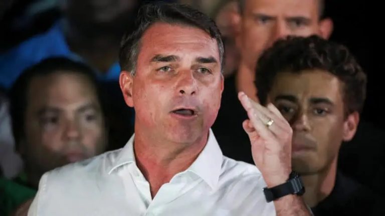 Ministros do TSE veem poucas chances de pedido de Flávio para anular segundo turno avançar