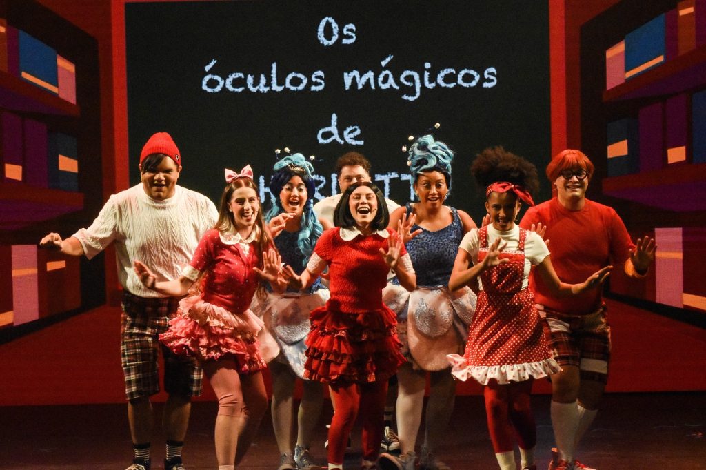 Musical “Os Óculos Mágicos de Charlotte” é atração neste Mês das Crianças no Teatro Sesc