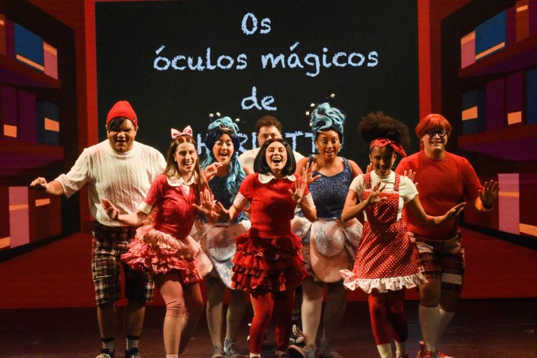 Musical “Os Óculos Mágicos de Charlotte” é atração neste Mês das Crianças no Teatro Sesc