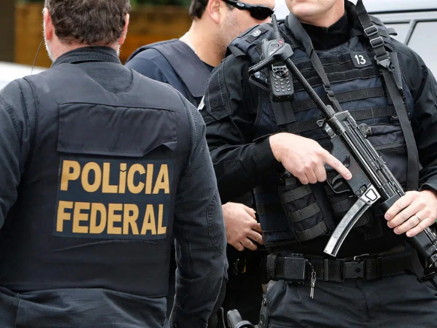 PF busca informações com autoridades argentinas sobre possível viagem de Flávio Bolsonaro