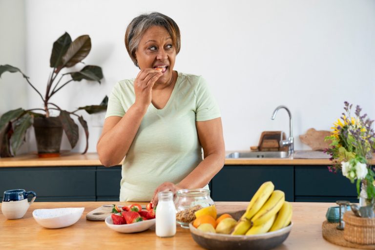 Menopausa e osteoporose: como proteger os ossos