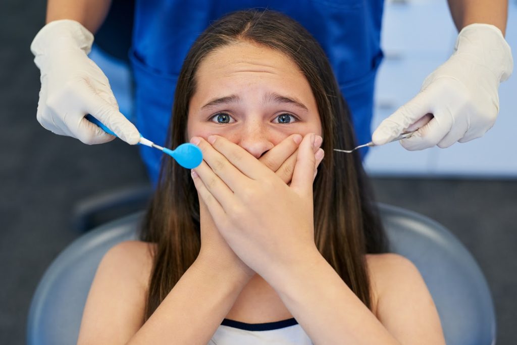 Medo de dentista: metade dos brasileiros evita consultas odontológicas, aponta pesquisa